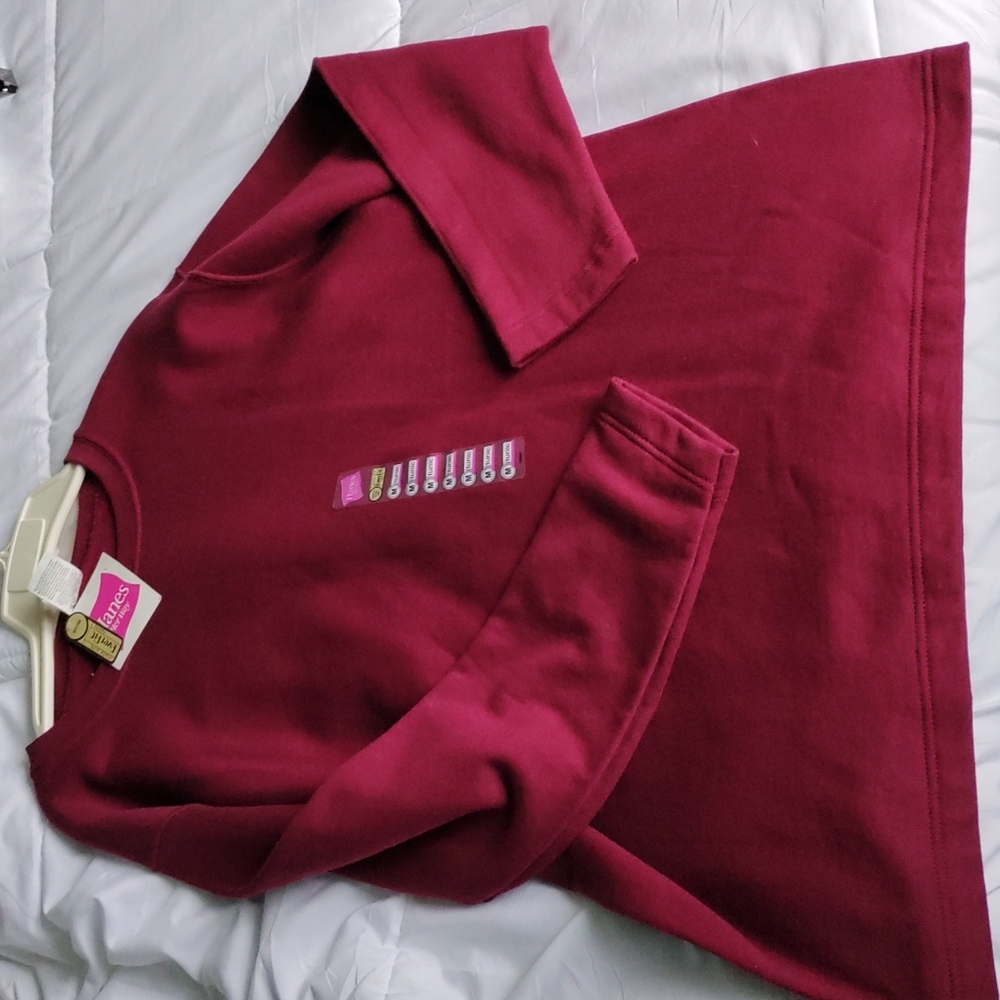 ✨🆕 Hanes her Way woman size medium sweatshirt